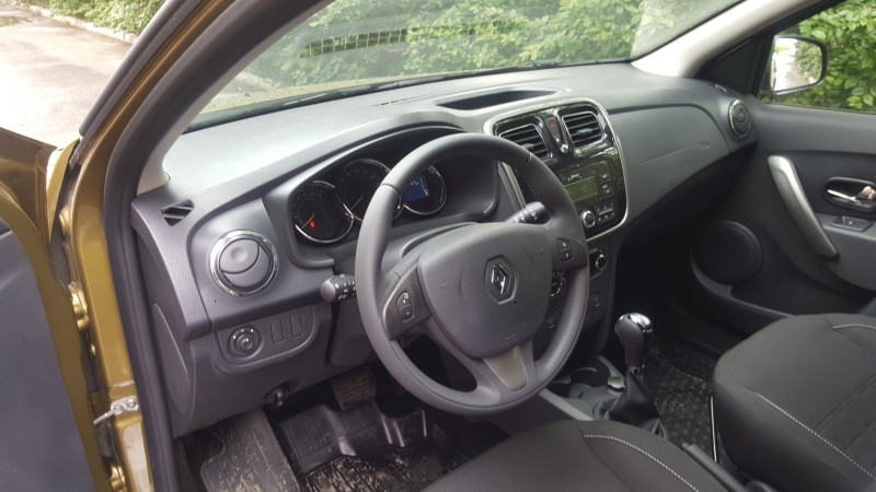 RENAULT SANDERO