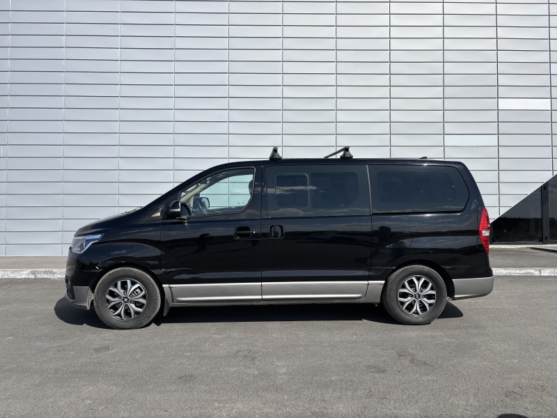 Hyundai H-1 (9 Seater)